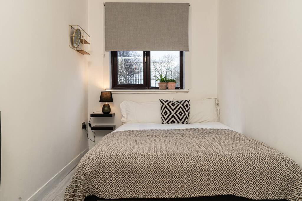 Stylish City Pad With Free Private Parking Глазгоу Екстериор снимка