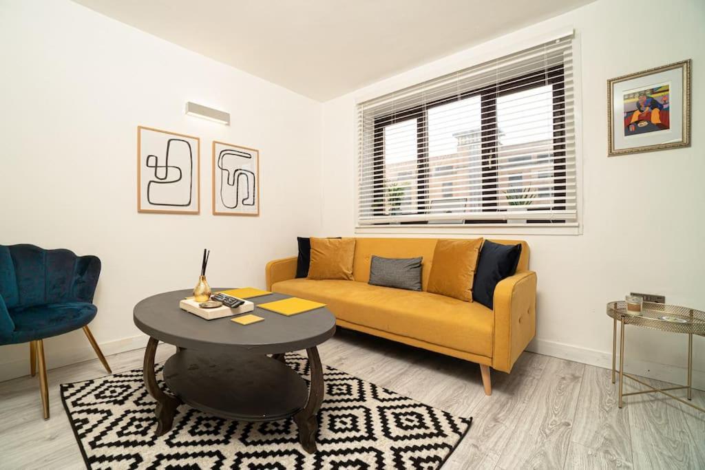Stylish City Pad With Free Private Parking Глазгоу Екстериор снимка